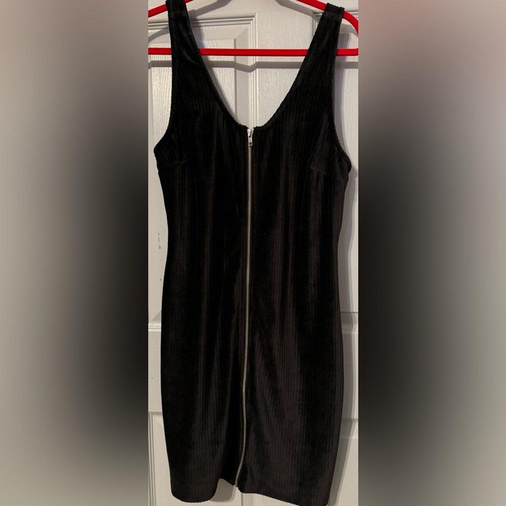 Velvet black zip up dress. Size XL No Boundaries